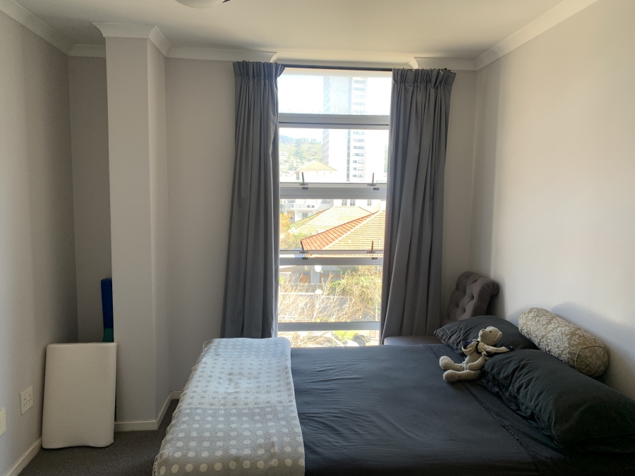 1 Bedroom Property for Sale in Vredehoek Western Cape